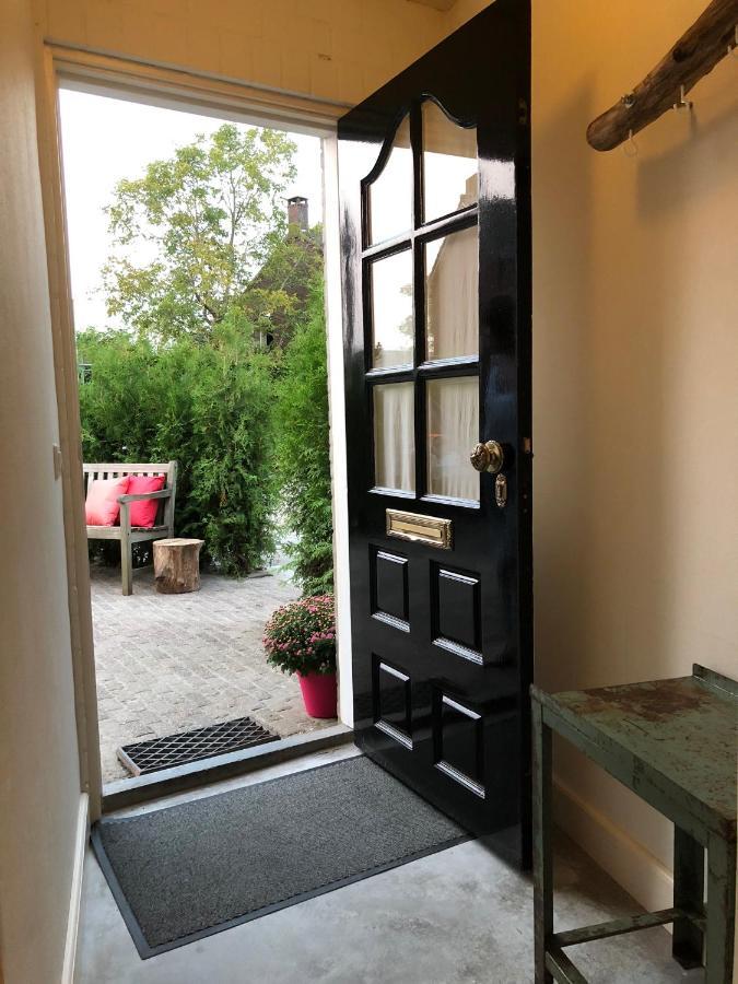Berkel-Enschot The Old Garage Bed & Breakfast エクステリア 写真